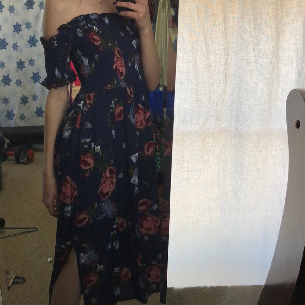 Sleeveless dress